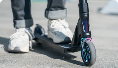 🛴 より軽く、持ち運びやすく、通勤や通学の「ラストワンマイル」を解決する新型折りたたみ式キックスクーター「Jongle」登場!
